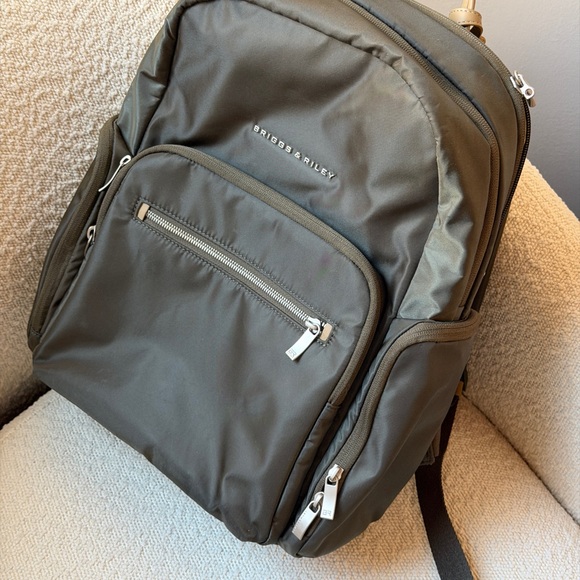 Briggs & Riley Rhapsody Medium Backpack - Picture 4 of 11